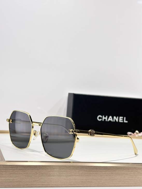 Picture of Chanel Sunglasses _SKUfw76989827fw